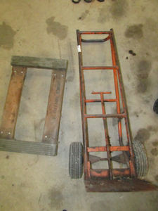 lot 255 image: Hand truck and floor cart