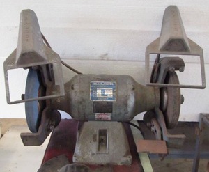 lot 224 image: Baldor dual grinder bench mount