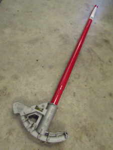 lot 215 image: GB Aluminum pipe bender with handle