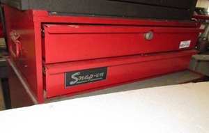 lot 210 image: Snap-on tool box (Contents not included)