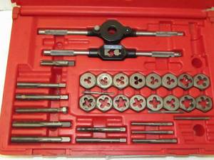 lot 194 image: Tap & Die set