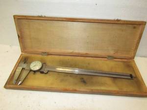 lot 185 image: Mitutoyo dial caliper