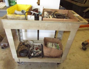 lot 181 image: Rubbermaid utility cart plus contents of assorted hardware