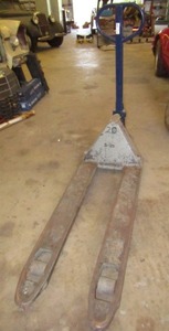 lot 175 image: Wesco pallet jack, 550 lbs. capacity
