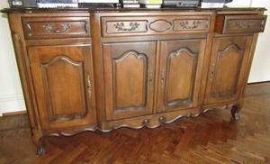 lot 358 image: Vintage Fancher maple wood buffet