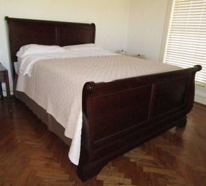 lot 386 image: Largo Bordeaux Sleigh Bed Brown Cherry includes bedding and mattress