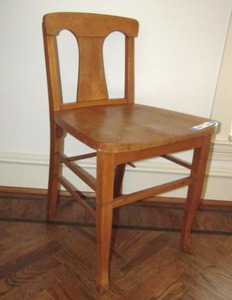 lot 390 image: Vintage maple wood occasional chair