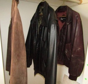 lot 410 image: Mens Leather jackets (3 count)
