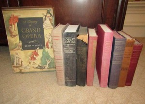 lot 432 image: Vintage and antique First edition books