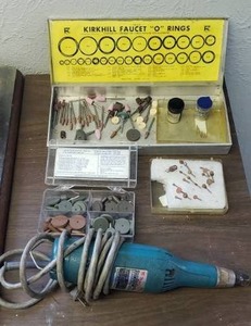 lot 13 image: Makita Electric Die Grinder Model GE0600 & Large Assortment of Misc Grinders & Tips