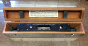 lot 16 image: WOW  L.S. Starrett Co No. 199 Master Precision Level w Wood Case
