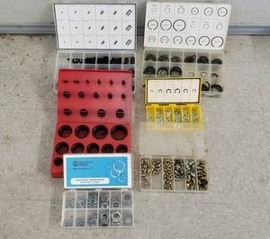 lot 25 image: Large Assortment of Snap Rings, O-Rings, E-Type Rings, Set Screws & Retaining Rings w Cases