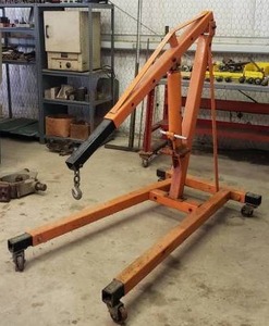 lot 38 image: Allied Rolling 2 Ton Hydraulic EngineShop Hoist, Model EH23