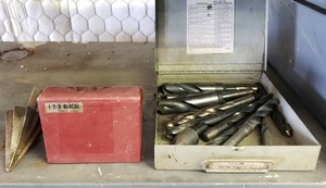 lot 58 image: Lot of Misc Heavy Duty Lathe Bits & Drilling Accessories