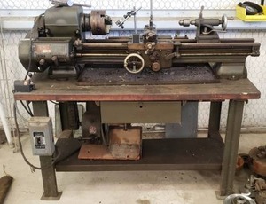 lot 73 image: Very Nice Sheldon EXL-56-B 10 Bench Lathe w Vintage Lyon Wood Top Industrial Table & Lathe Attachments, 56 Bed.