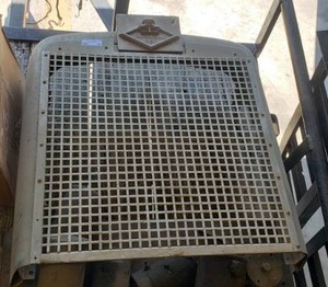 lot 95 image: Vintage Diamond Reo Diesel Grill.  SEE DESCRIPTION FOR IMPORTANT PICK UP INFORMATION REGARDING THIS ITEM
