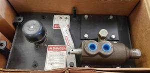 lot 98 image: NEW Williams Hydraulic Piston Pump. SEE DESCRIPTION FOR IMPORTANT PICK UP INFORMATION REGARDING THIS ITEM