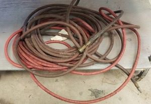 lot 113 image: Pneumatic hose lines