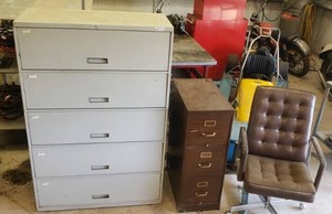 lot 115 image: Vintage Shaw Walker file cabinet, lateral file cabinet and retro button tufted office chair