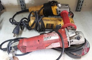 lot 139 image: Milwaukee sandergrinder, Dewault DW160 right angle drill, Dewault DW402 angle grinder (Bid is times the quantity of 3)