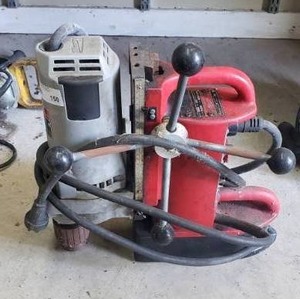 lot 150 image: Milwaukee 4202 Electromagnetic Drill Press