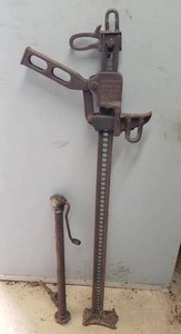 lot 162 image: Handyman Bloomfield construction jack and Bilstein trailer jack