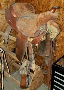 lot 272 image: Vintage Leather Saddle.  Leather is in good condition.  Just needs oil.