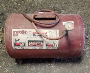 lot 289 image: Mobile Air 5 Gallon Air Compressor Tank