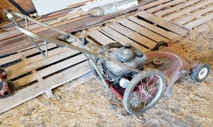 lot 299 image: Vintage 22 4HP Commercial Lawn Mower