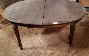 lot 303 image: Vintage Oval Dining Table