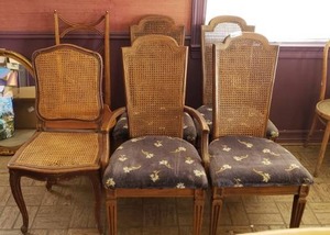 lot 316 image: Assorted mid century chairs including a Tomlinson chair as shown, The 4 chairs match the table in lot 303
