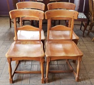 lot 340 image: Mid century solid maple wood arch back chair set of 4 (Bid is times the quantity of 4)