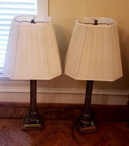 lot 446 image: Matching candle stick style with marble base lamp set