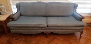 lot 447 image: Victorian style 72 sofa with wood cabriole legs