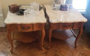 lot 449 image: Mid century marble top maple wood cabriole legs matching night stand set, CONTENTS NOT INCLUDED (Bid is times the quantity of 2)