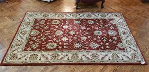 lot 456 image: Dalyn 5ft x 8ft area rug