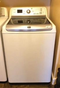 lot 460 image: Maytag Bravos Series 28 Inch Top-Load clothes washer model MVWB850YW
