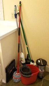 lot 462 image: Cleaning tools including spin mop kit, broom and more as shown