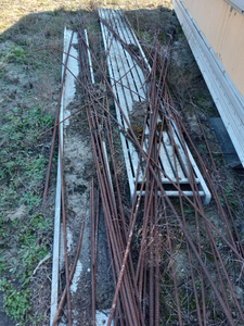 lot 552 image: Truck bed ramps and rebar as shown