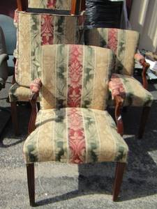 lot 8 image: Fairfield floral dcor dining table chairs in great condition qty 6