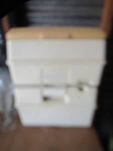 lot 16 image: Porta potty for a Rv # 565