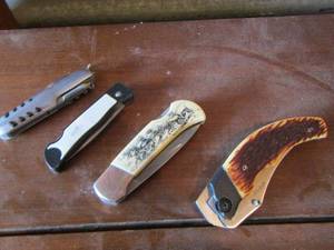 lot 21 image: small pocket knife lot