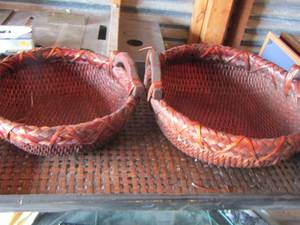 lot 23 image: wicker serving trey and wicker baskets qty 3 in lot
