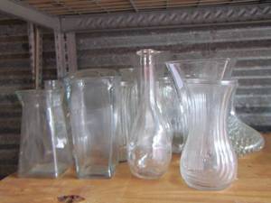 lot 38 image: Flower vase lot all sizes