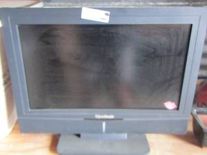 lot 43 image: View sonic small TV no remote, unknown working condition