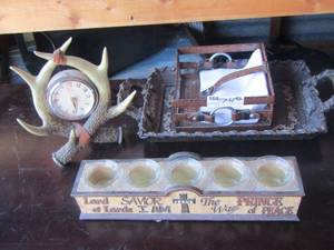 lot 74 image: Jesus dcor 5 slot candle holder- metal western napkin holder- western wooden dB handled trey- Deer antlers with clock