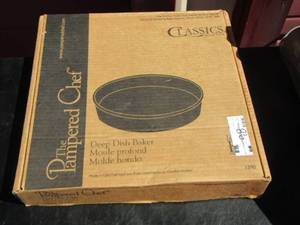 lot 86 image: Pampered Chef deep dish baker NIB