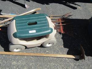 lot 96 image: Garden tool caddy with seat- garden tools