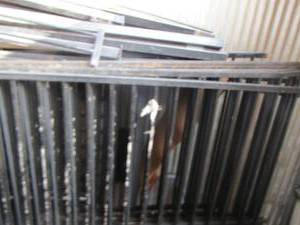 lot 101 image: Black rod iron fencing, qty 8 panels 8ft4ft- 10 plus poles all used