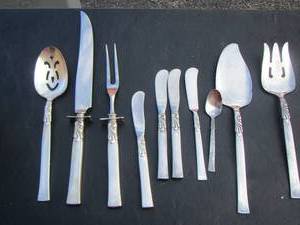 lot 103 image: Nobility plate serving pieces qty 10